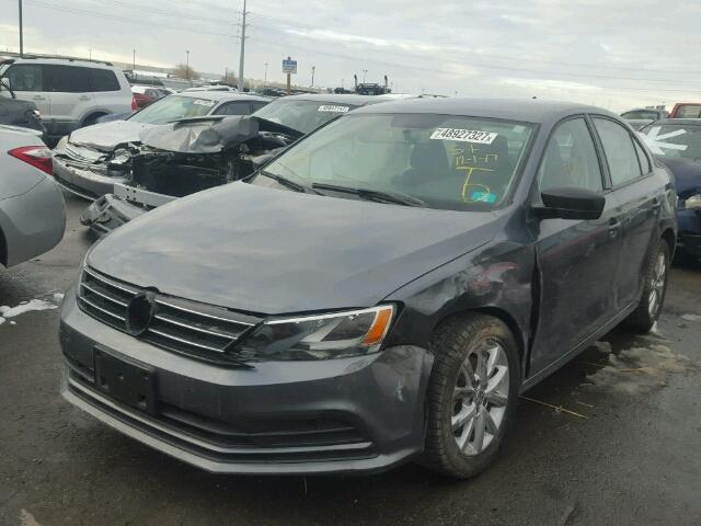 3VWD17AJ4FM258863 - 2015 VOLKSWAGEN JETTA SE 灰色 照片 2