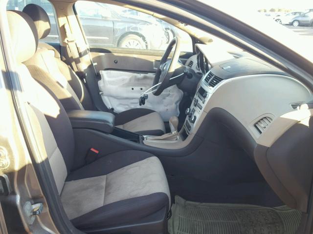 1G1ZB5EB5AF213560 - 2010 CHEVROLET MALIBU LS GRAY photo 5