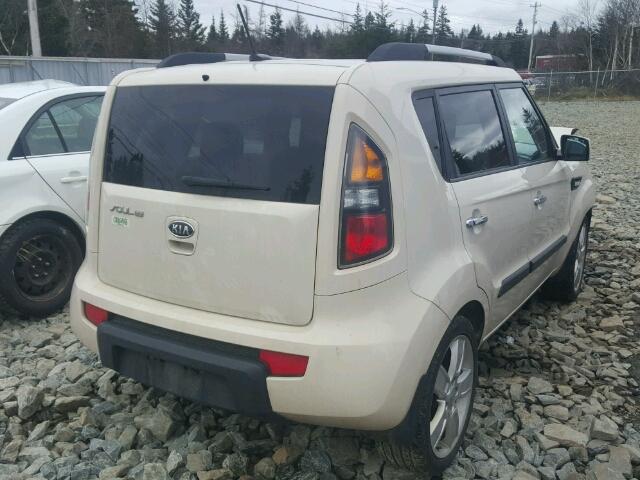 KNDJT2A20B7323319 - 2011 KIA SOUL + WHITE photo 4