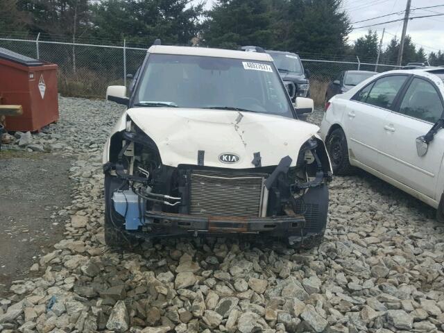 KNDJT2A20B7323319 - 2011 KIA SOUL + WHITE photo 9