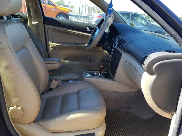 WVWUH23B1YE388549 - 2000 VOLKSWAGEN PASSAT GLX 蓝色 照片 5