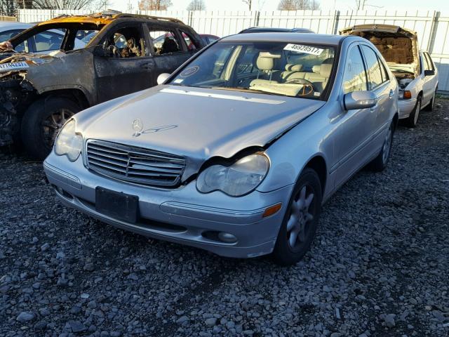 WDBRF84J53F404516 - 2003 MERCEDES-BENZ C 320 4MAT SILVER photo 2