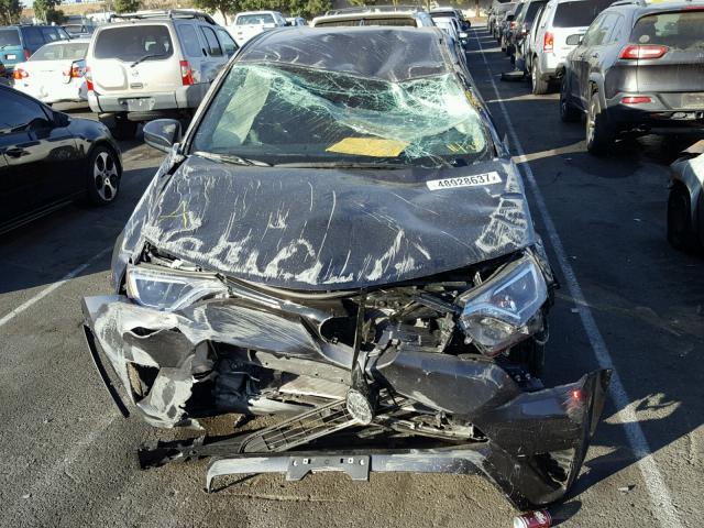 JTMZFREV1HJ141468 - 2017 TOYOTA RAV4 LE Boz foto 9