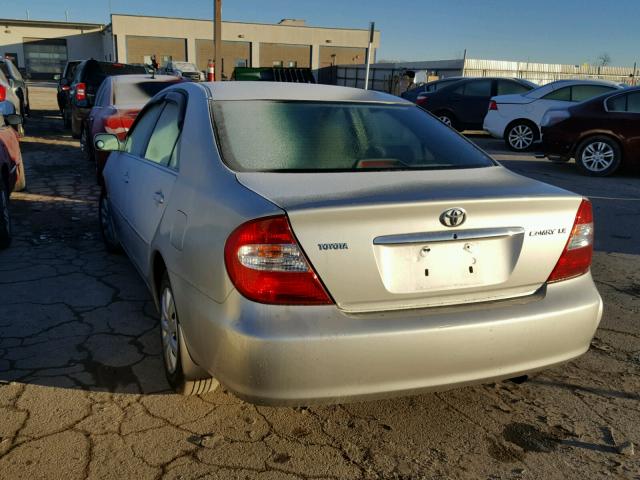 4T1BE32K04U928847 - 2004 TOYOTA CAMRY LE SILVER photo 3
