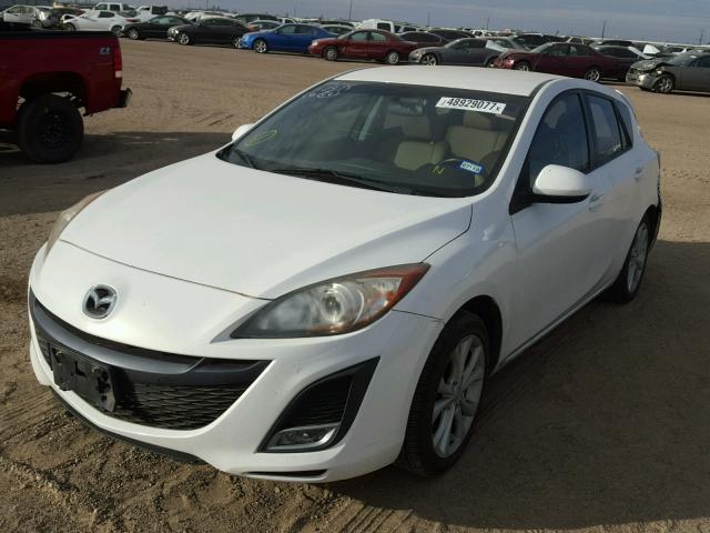 JM1BL1K55B1361249 - 2011 MAZDA 3 S WHITE photo 2