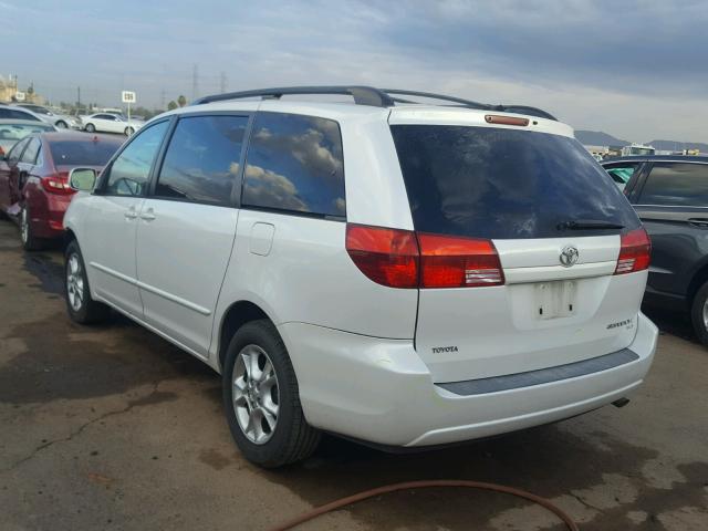 5TDBA22C74S016854 - 2004 TOYOTA SIENNA XLE WHITE photo 3