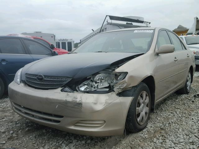 4T1BE32K82U015847 - 2002 TOYOTA CAMRY LE GOLD photo 2