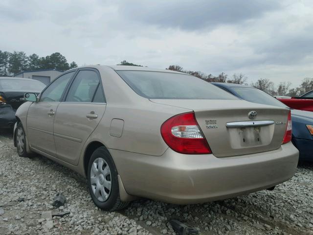 4T1BE32K82U015847 - 2002 TOYOTA CAMRY LE 金色 照片 3