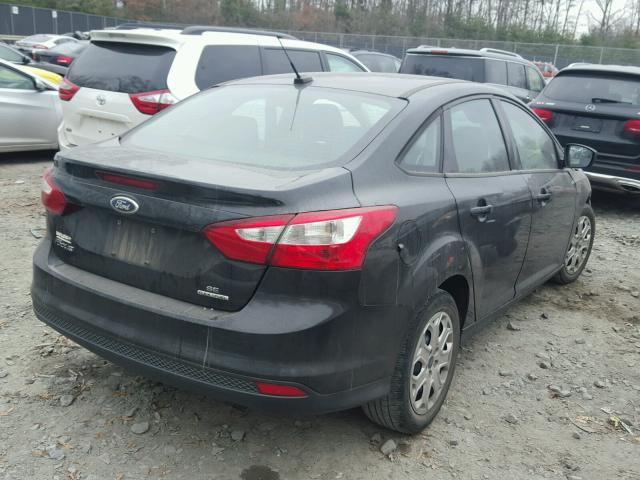 1FAHP3F25CL462961 - 2012 FORD FOCUS SE BLACK photo 4