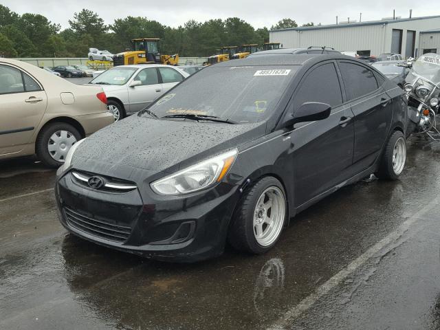 KMHCT4AE1GU043346 - 2016 HYUNDAI ACCENT SE BLACK photo 2