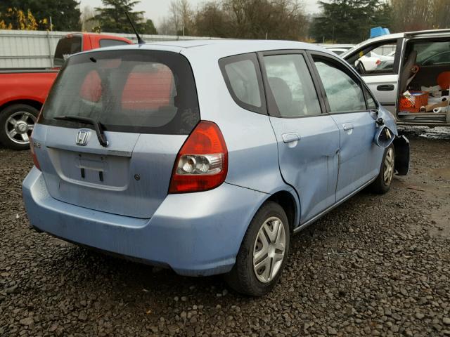 JHMGD374X8S008733 - 2008 HONDA FIT BLUE photo 4