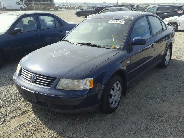 WVWMA23B9YP365089 - 2000 VOLKSWAGEN PASSAT GLS BLUE photo 2