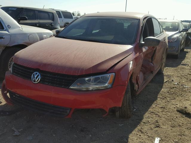 3VW2K7AJ9BM384280 - 2011 VOLKSWAGEN JETTA BASE RED photo 2