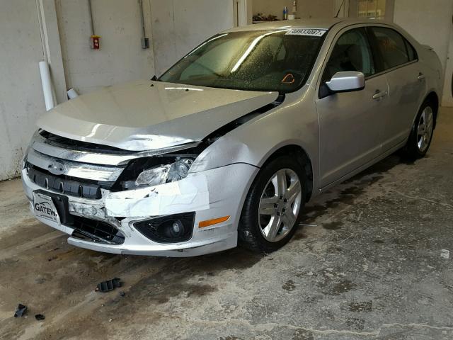 3FAHP0HA0BR231422 - 2011 FORD FUSION SE SILVER photo 2