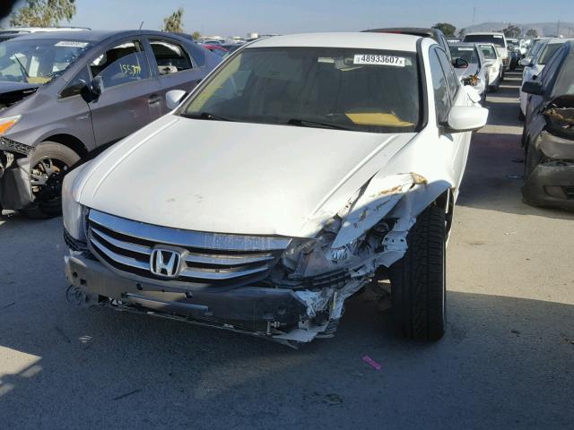 1HGCP2F31BA033772 - 2011 HONDA ACCORD LX WHITE photo 2