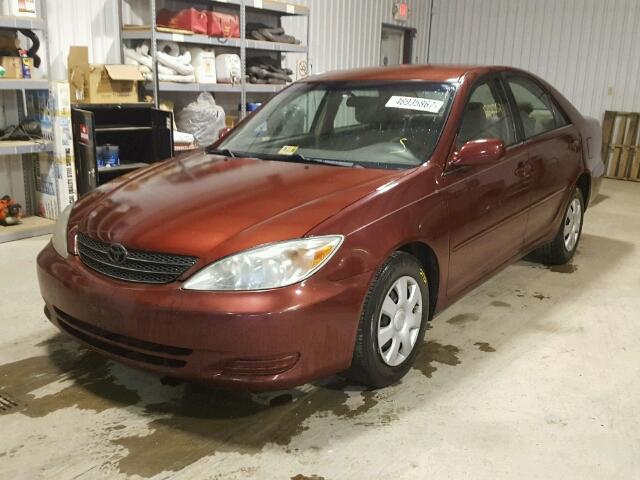 4T1BE32K94U345743 - 2004 TOYOTA CAMRY LE RED photo 2