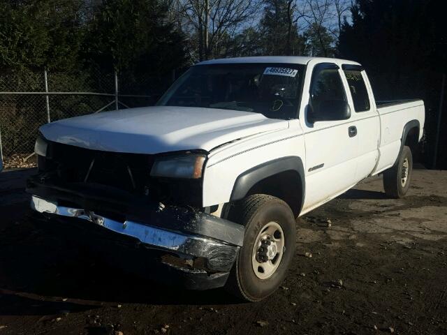 1GCHC29U86E105571 - 2006 CHEVROLET SILVERADO WHITE photo 2