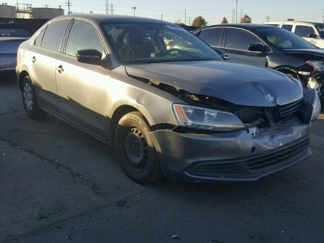 3VW2K7AJ9DM392835 - 2013 VOLKSWAGEN JETTA BASE 灰色 照片 1