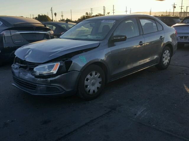 3VW2K7AJ9DM392835 - 2013 VOLKSWAGEN JETTA BASE 灰色 照片 2