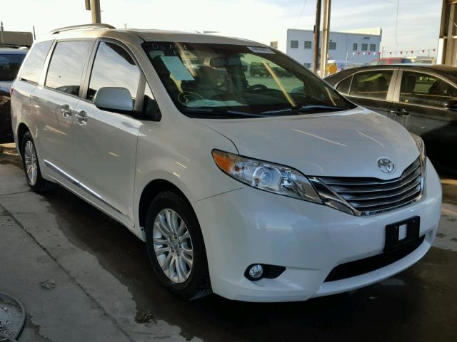 5TDYZ3DC1HS882027 - 2017 TOYOTA SIENNA XLE WHITE photo 1