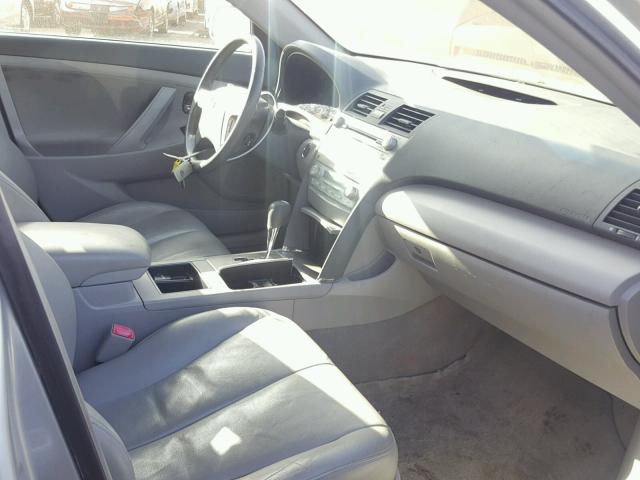 JTNBB46K473029847 - 2007 TOYOTA CAMRY NEW SILVER photo 5