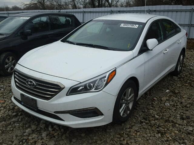 5NPE24AF5GH324598 - 2016 HYUNDAI SONATA SE WHITE photo 2