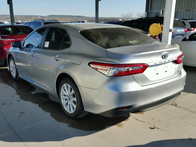 JTNB11HK1J3016754 - 2018 TOYOTA CAMRY L ვერცხლისფერი ფოტო 3