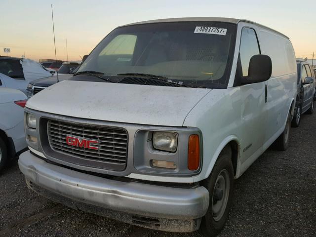 1GTFG25M9Y1901497 - 2000 GMC SAVANA G25 WHITE photo 2