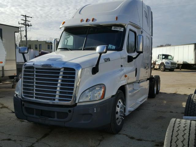 1FUJGLDR9DSBC7812 - 2013 FREIGHTLINER CASCADIA 1 WHITE photo 2