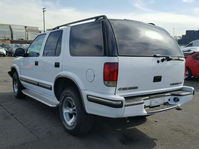 1GNCS13W5W2169528 - 1998 CHEVROLET BLAZER WHITE photo 3