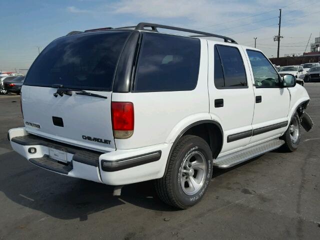 1GNCS13W5W2169528 - 1998 CHEVROLET BLAZER WHITE photo 4