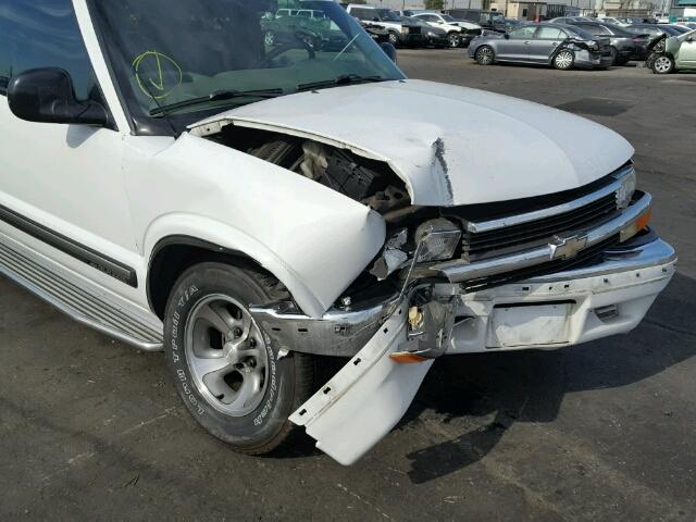 1GNCS13W5W2169528 - 1998 CHEVROLET BLAZER WHITE photo 9