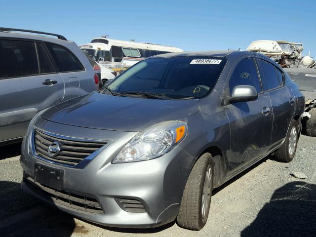 3N1CN7APXDL864777 - 2013 NISSAN VERSA S SILVER photo 2