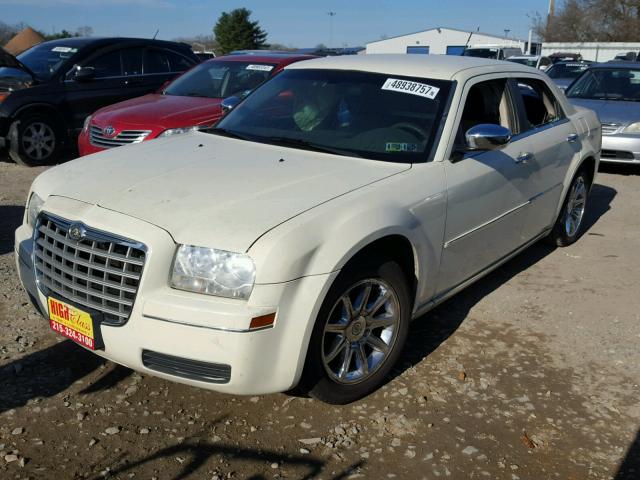 2C3LA43RX8H273115 - 2008 CHRYSLER 300 LX CREAM photo 2