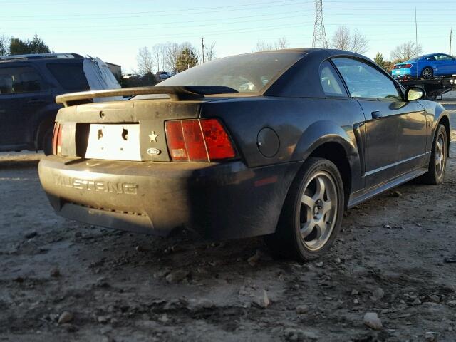 1FAFP4043YF178001 - 2000 FORD MUSTANG BLACK photo 4