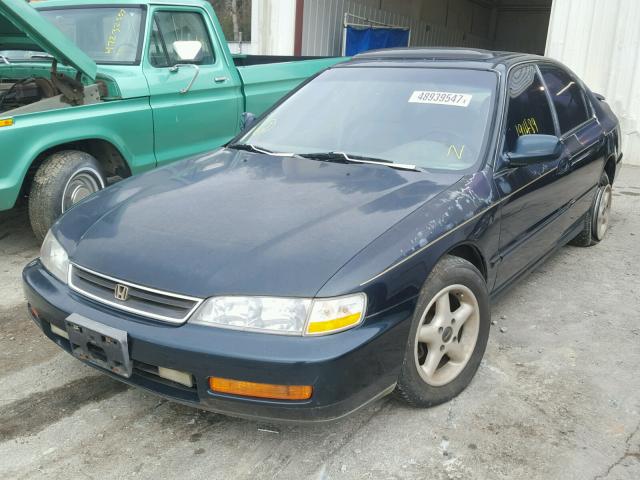 1HGCE6671TA021087 - 1996 HONDA ACCORD EX GREEN photo 2