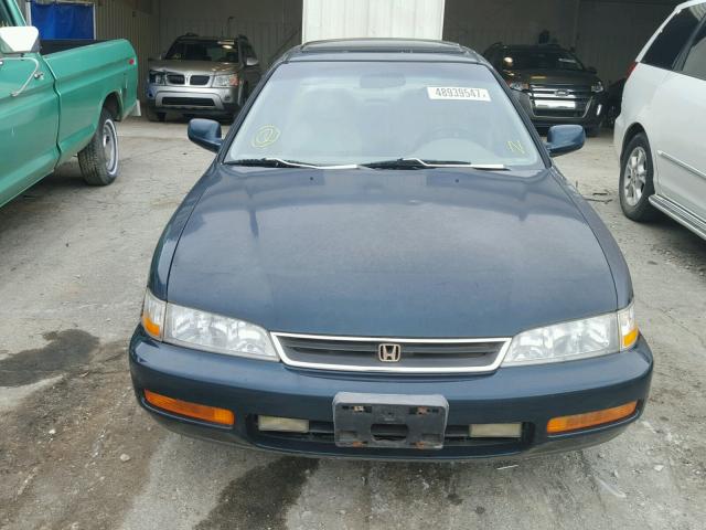 1HGCE6671TA021087 - 1996 HONDA ACCORD EX GREEN photo 9