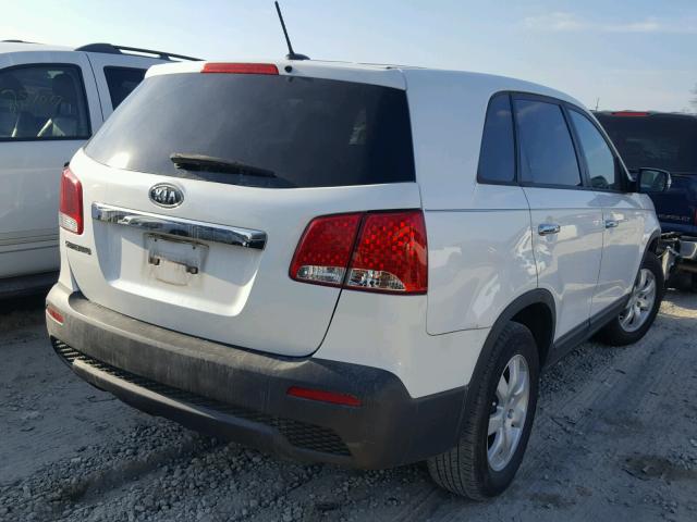 5XYKT3A12BG066314 - 2011 KIA SORENTO BA WHITE photo 4