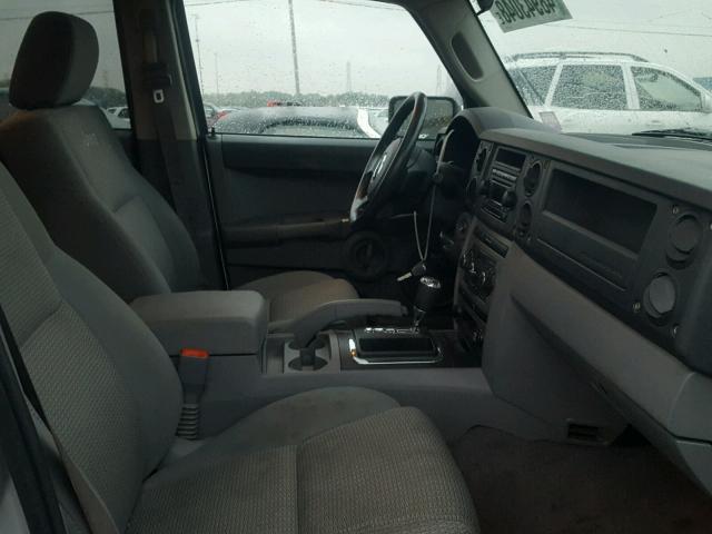 1J8HG48K07C670936 - 2007 JEEP COMMANDER SILVER photo 5