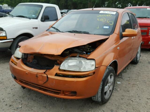 KL1TD66646B578901 - 2006 CHEVROLET AVEO/LS ORANGE photo 2