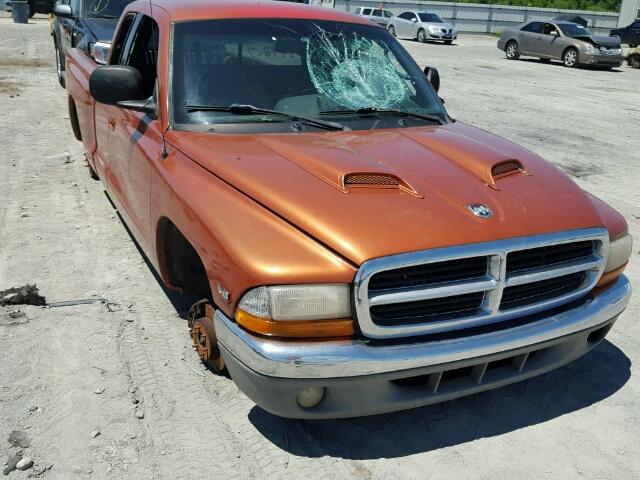 1B7GL22N9YS697128 - 2000 DODGE DAKOTA GOLD photo 1