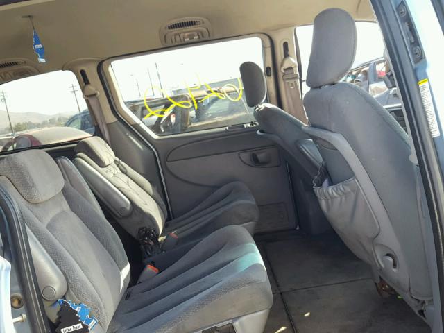 2C4GP54L95R393117 - 2005 CHRYSLER TOWN & COU BLUE photo 6