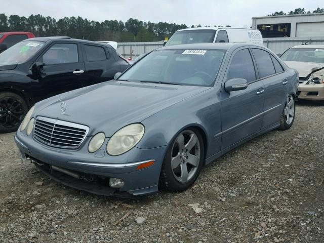 WDBUF83J64X116320 - 2004 MERCEDES-BENZ E 500 4MAT BLUE photo 2