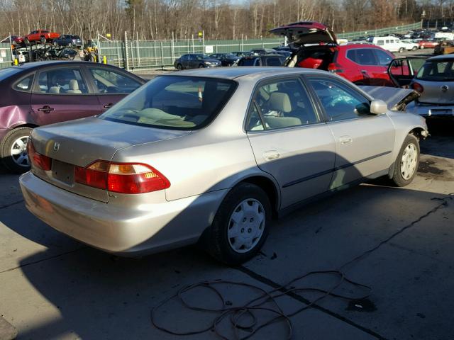 1HGCG6653XA096033 - 1999 HONDA ACCORD LX SILVER photo 4