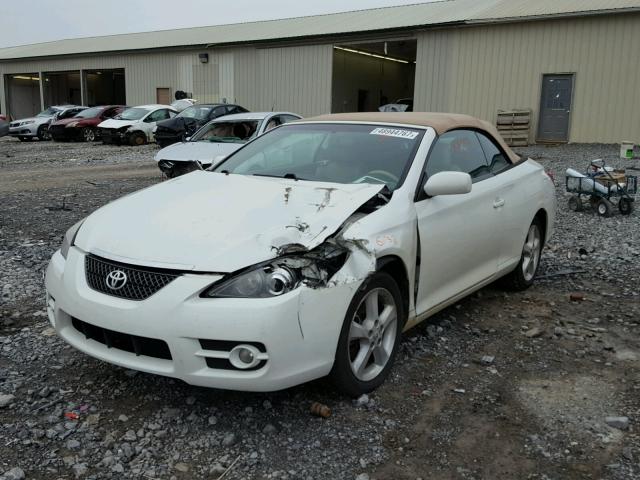 4T1FA38P58U156447 - 2008 TOYOTA CAMRY SOLA WHITE photo 2