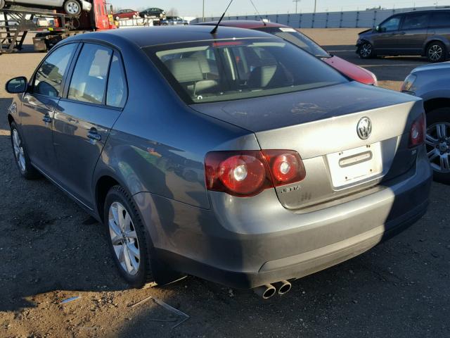 3VWAZ7AJ7AM093105 - 2010 VOLKSWAGEN JETTA LIMI BLUE photo 3