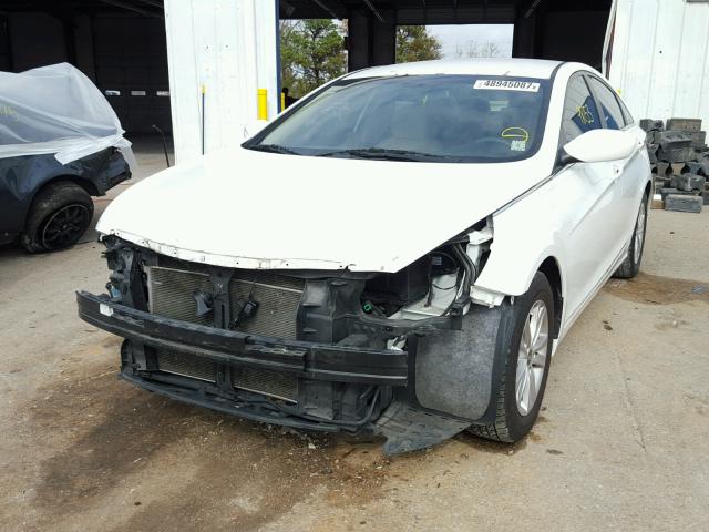 5NPEB4AC8CH370989 - 2012 HYUNDAI SONATA GLS WHITE photo 2