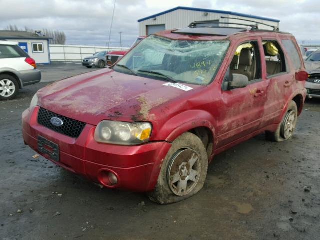 1FMCU94105KB11874 - 2005 FORD ESCAPE LIM RED photo 2