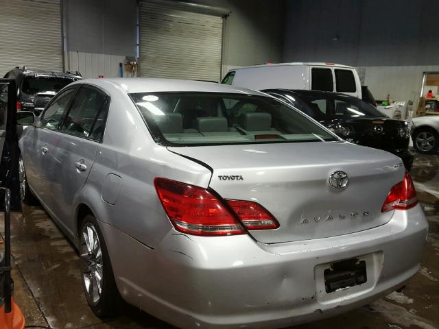 4T1BK36B45U060646 - 2005 TOYOTA AVALON XL GRAY photo 3