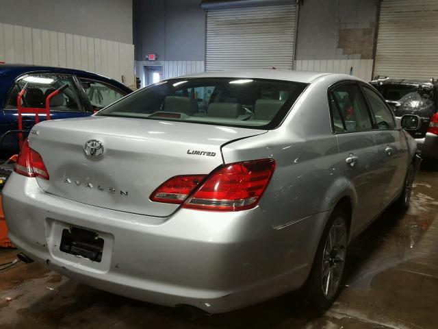 4T1BK36B45U060646 - 2005 TOYOTA AVALON XL GRAY photo 4